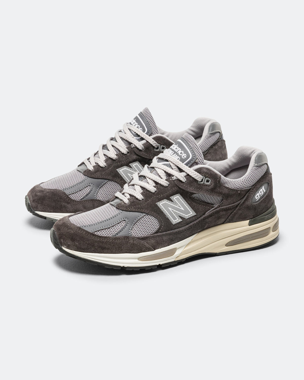 Unisex 991v2 Suede & Mesh Lifestyle Sneakers - Grey - U991RG2
