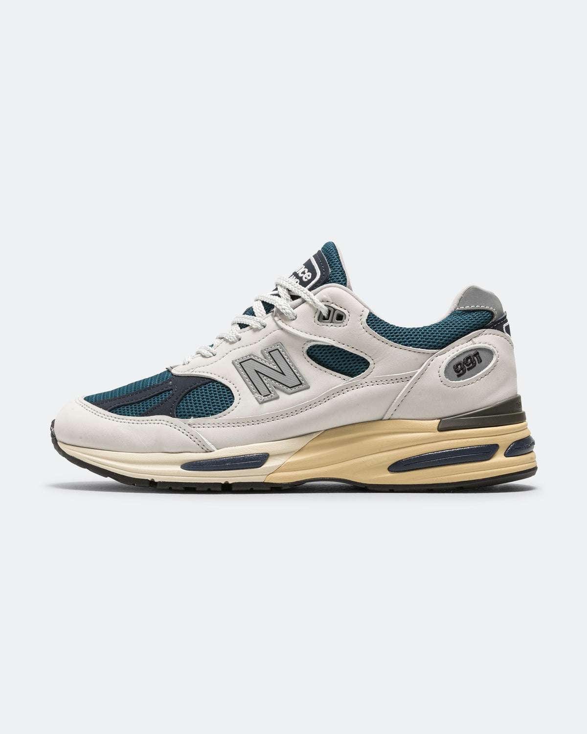 Unisex 991v2 Suede & Mesh Lifestyle Sneakers - White - U991TO2