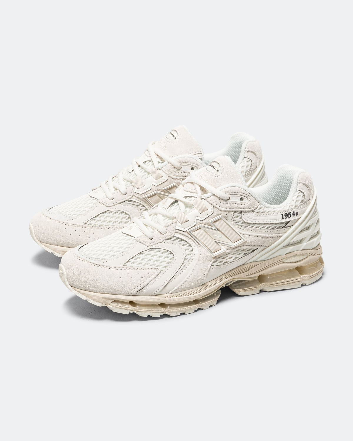 Unisex 2002 Suede & Mesh Lifestyle Sneakers - U19541R3