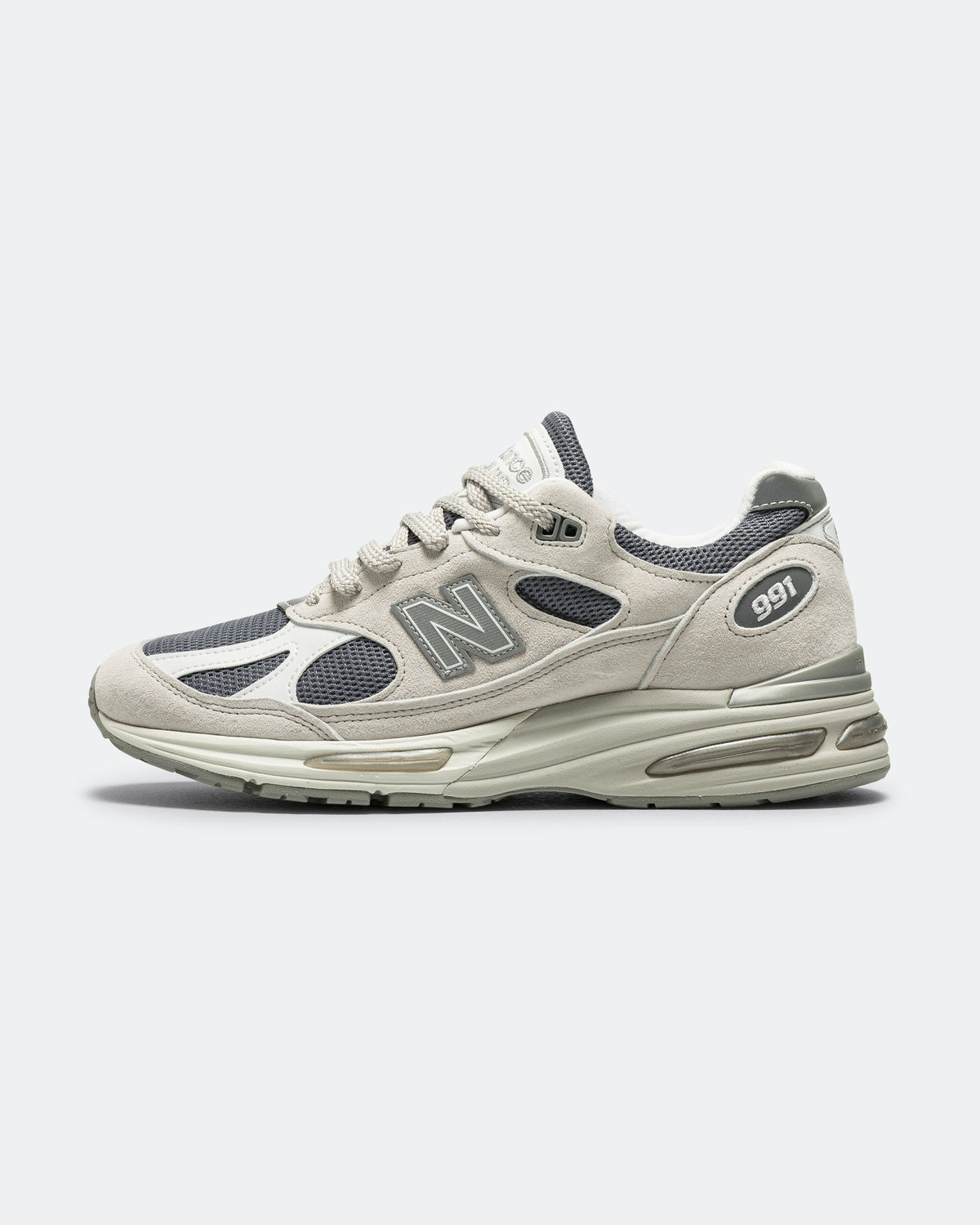 Unisex 991v2 Suede & Mesh Lifestyle Sneakers - White - U991LG2