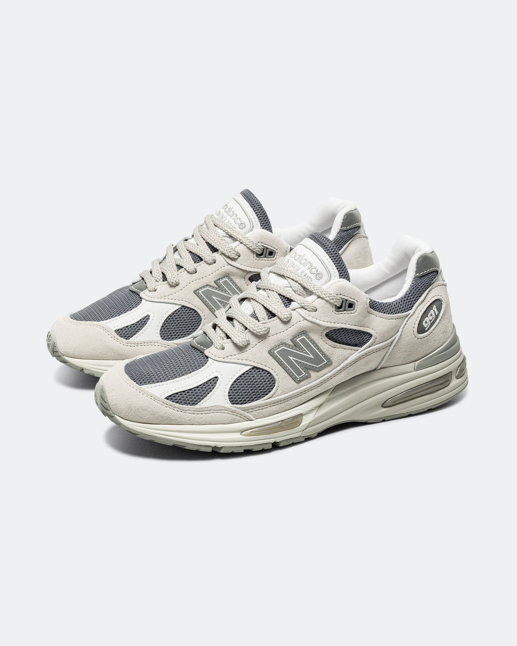 Unisex 991v2 Suede & Mesh Lifestyle Sneakers - White - U991LG2